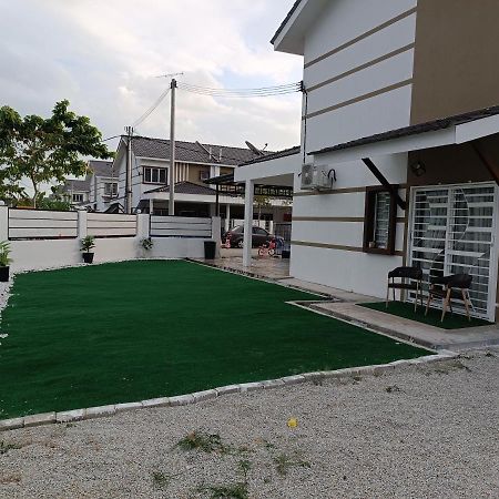 In Homestay Corner Batu Pahat Kültér fotó
